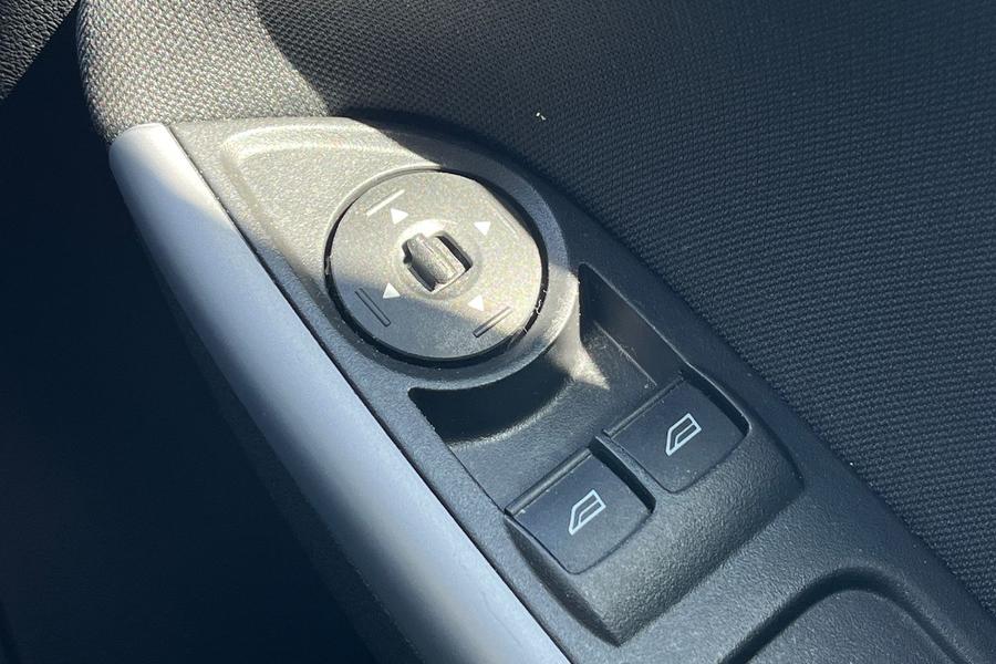 Ford Focus Photo autoimg-aec6cf6865e1ed06d0d6372d23a8f00109be26c4.jpg