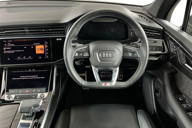 AUDI Q7 Photo 11