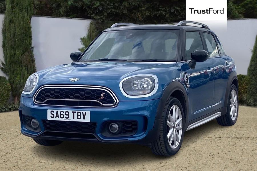 MINI Countryman Photo autoimg-aec8f5bd969baba172a2a512ae50e855b604891d.jpg