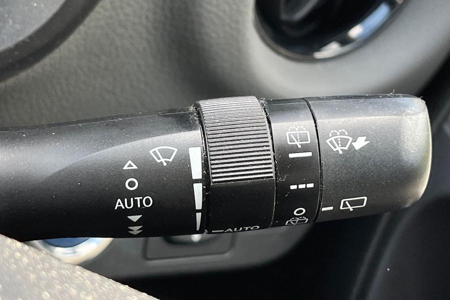 Toyota Yaris Photo autoimg-aecbcab98c1e4ac57ca42e8725df85a3d7964882.jpg