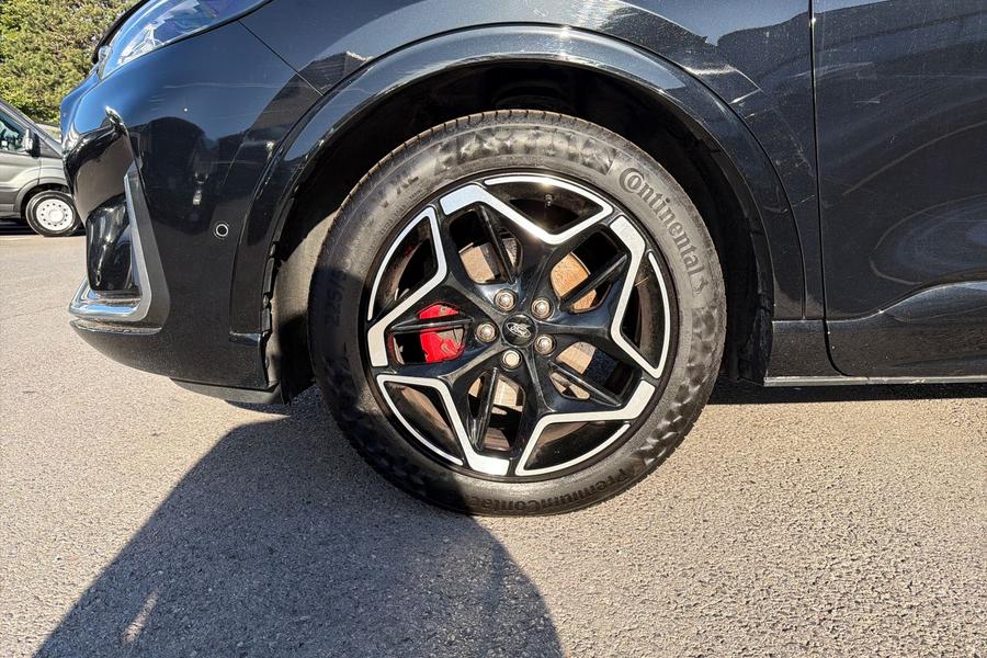 Ford KUGA Photo autoimg-aecc7b52b13be6794d789107a0bad0e5df3d26fd.jpg