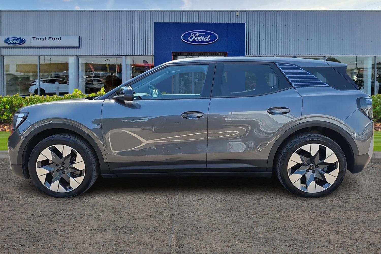 Ford Explorer Photo 4