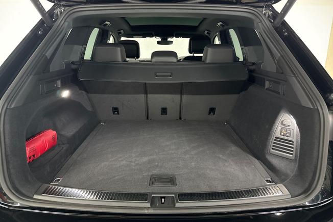 VOLKSWAGEN Touareg Photo 12