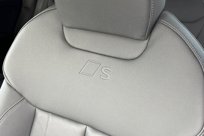 AUDI Q3 Photo 43