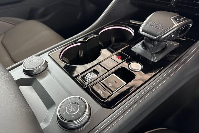 VOLKSWAGEN Touareg Photo 23