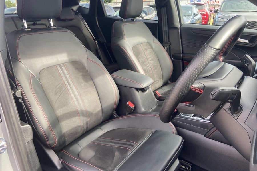 Ford Kuga Photo autoimg-aed71e11b0407cd3bceff9c545930a0b5bbb3ffe.jpg