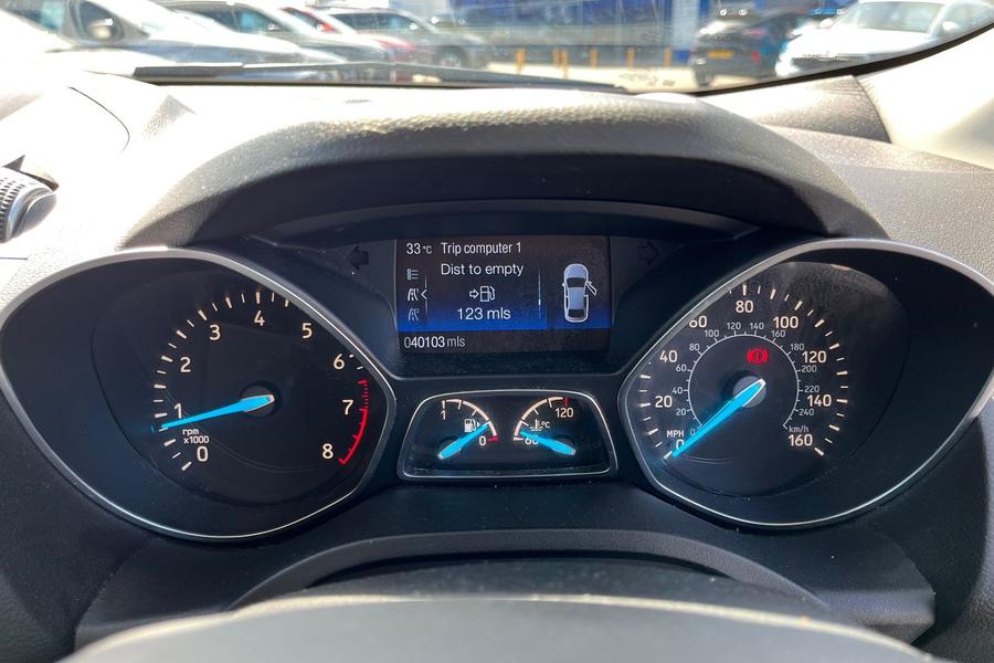 Ford KUGA Photo autoimg-aed8b81d8764f7ed300df81d8e5b3121d50e2f10.jpg
