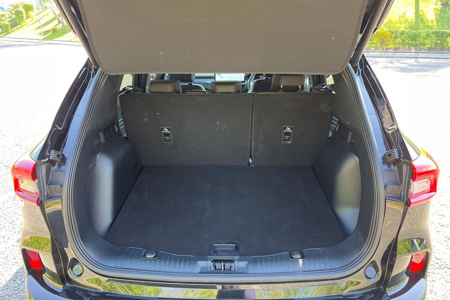 Ford KUGA Photo autoimg-aedb1c8a5f80f6b3f5345b38cd49fe4aa91fbe17.jpg