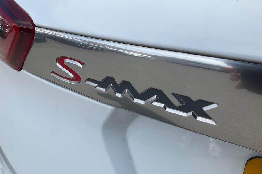 Ford S-MAX Photo autoimg-aedf760138ab7b619afc826bf763a727736bf7ee.jpg
