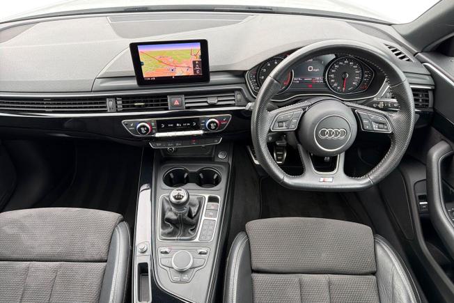 AUDI A4 Avant Photo 10