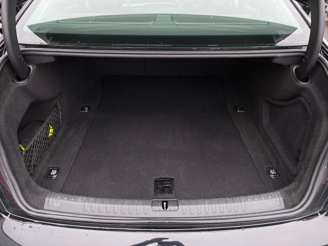 AUDI A6 Saloon Photo 12