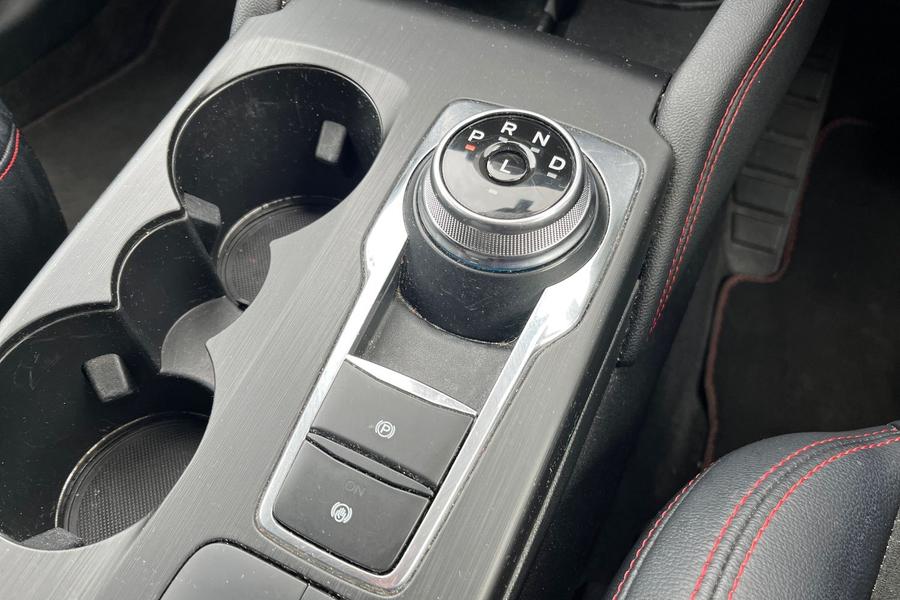 Ford KUGA Photo autoimg-aee47574ec12348fd5563c2f2c125222afab8627.jpg