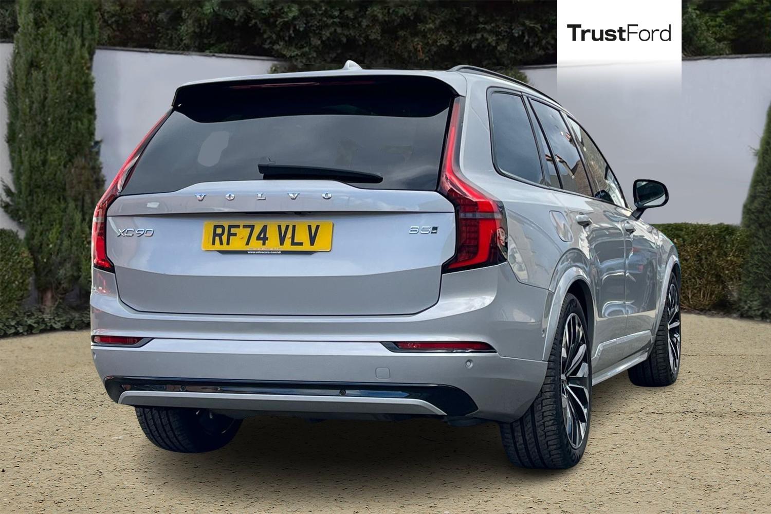 Volvo XC90 Photo 3