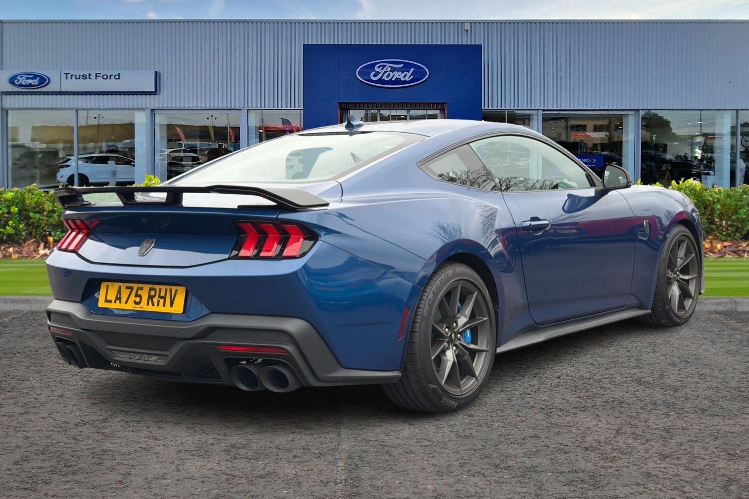 Ford MUSTANG Photo 3