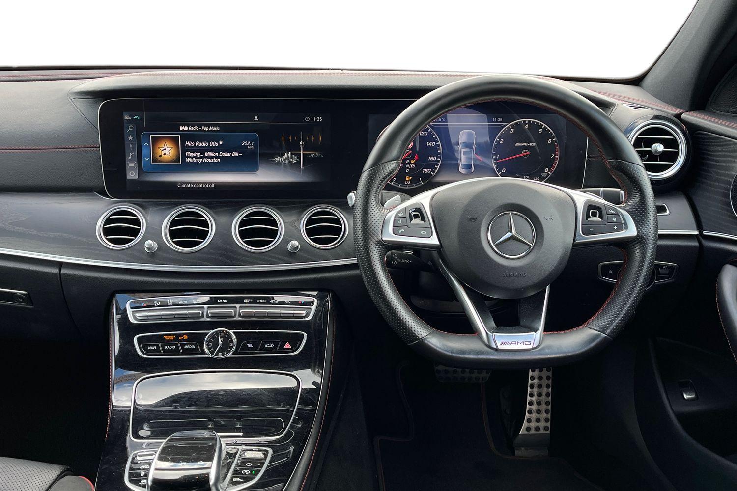 Mercedes-Benz E CLASS Photo 10