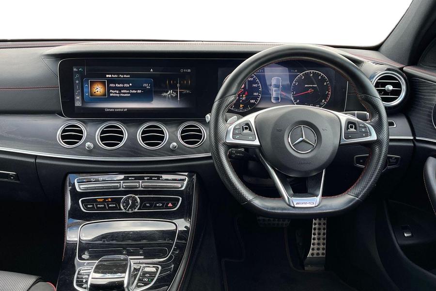 Mercedes-Benz E CLASS Photo autoimg-aef07e97be64724f53b3dd36ea0c8755b567d05e.jpg