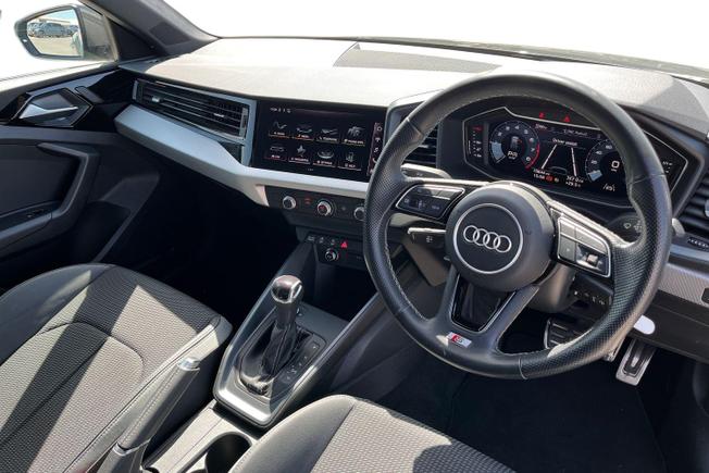 AUDI A1 Photo 6