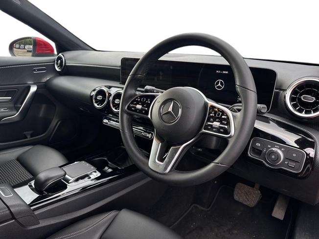 MERCEDES-BENZ A Class Photo 6