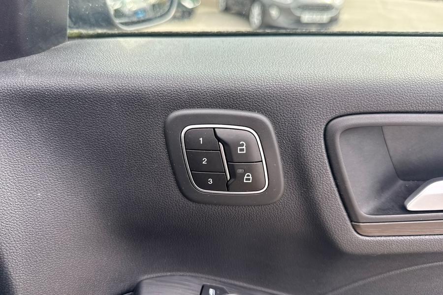 Ford KUGA Photo autoimg-aef4671023705760187aeaf00460ca7e71a10459.jpg