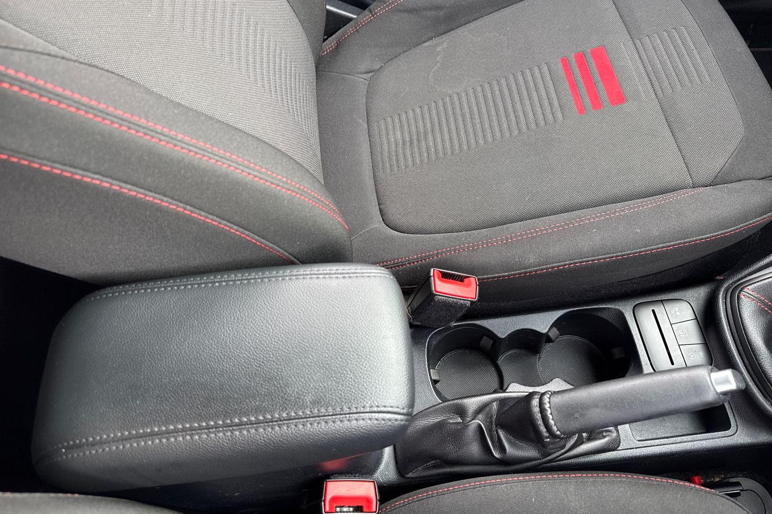 Ford Fiesta Photo 34