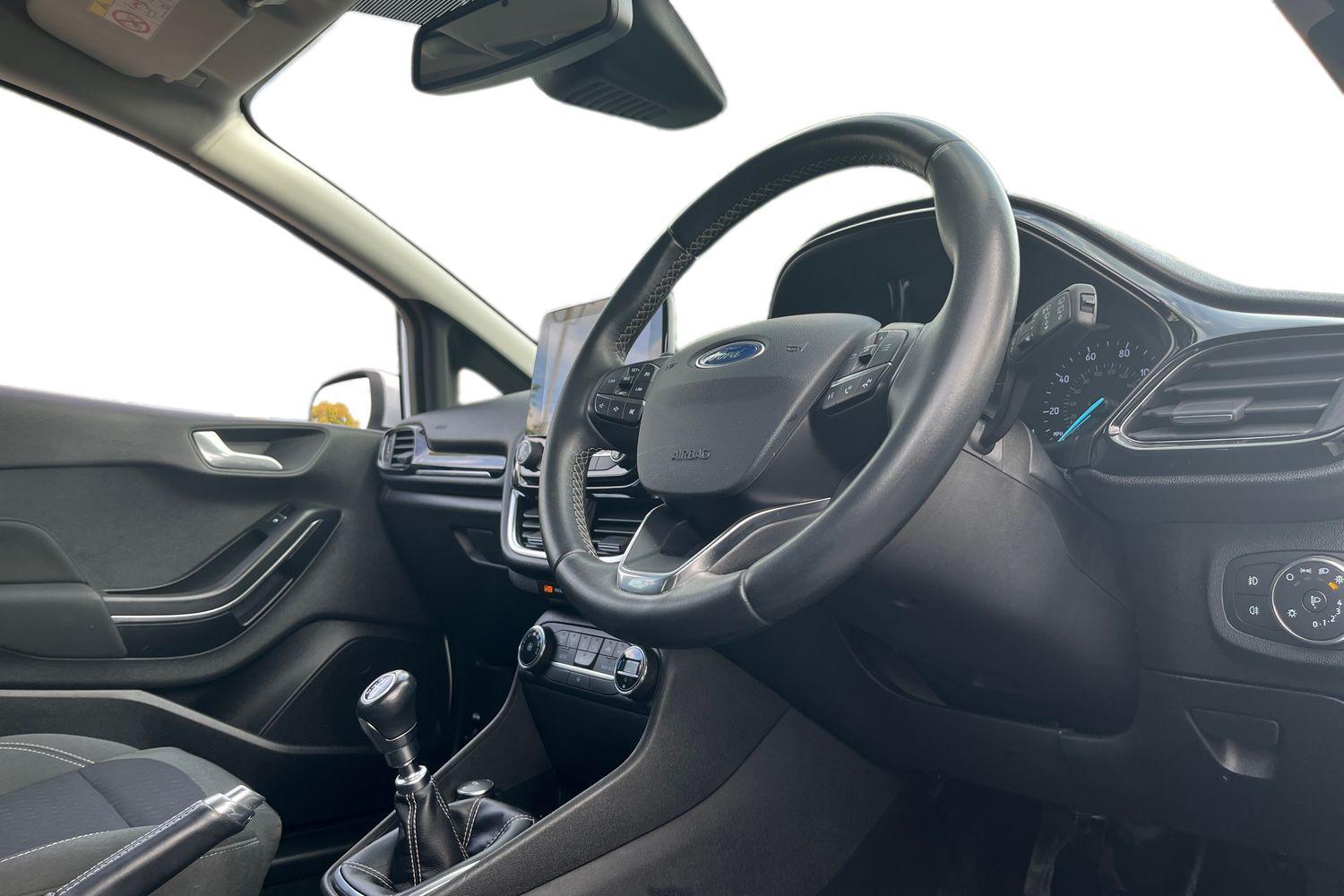 Ford Fiesta Photo 8