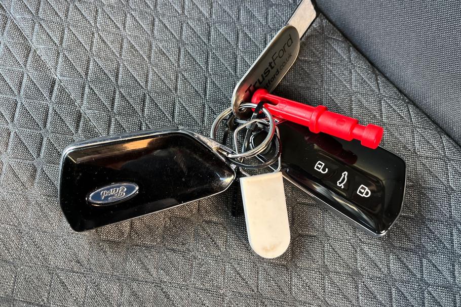 Used Ford TOURNEO CONNECT YGZ7612 22