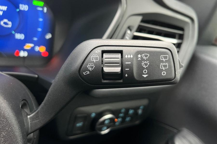 Ford Kuga Photo autoimg-aefee8d41ec498dd9200d38207ccc7d25a912910.jpg