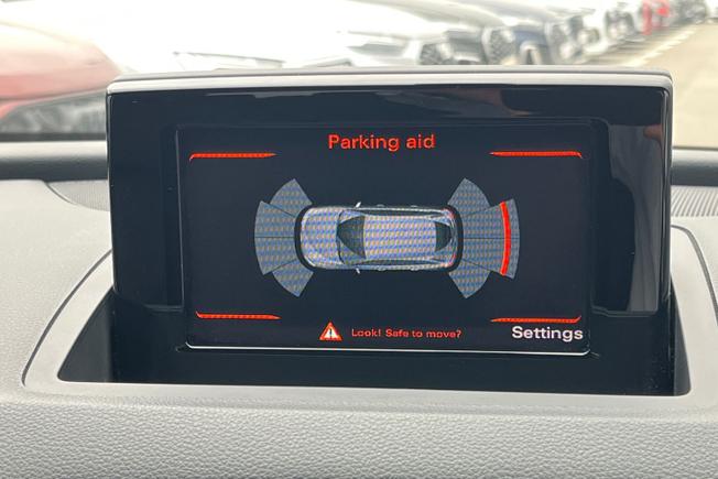 AUDI Q3 Photo 22