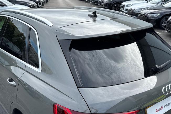 AUDI Q3 Photo 24