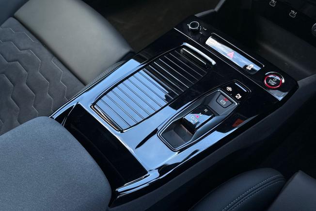 AUDI A6 e-tron Avant Photo 35