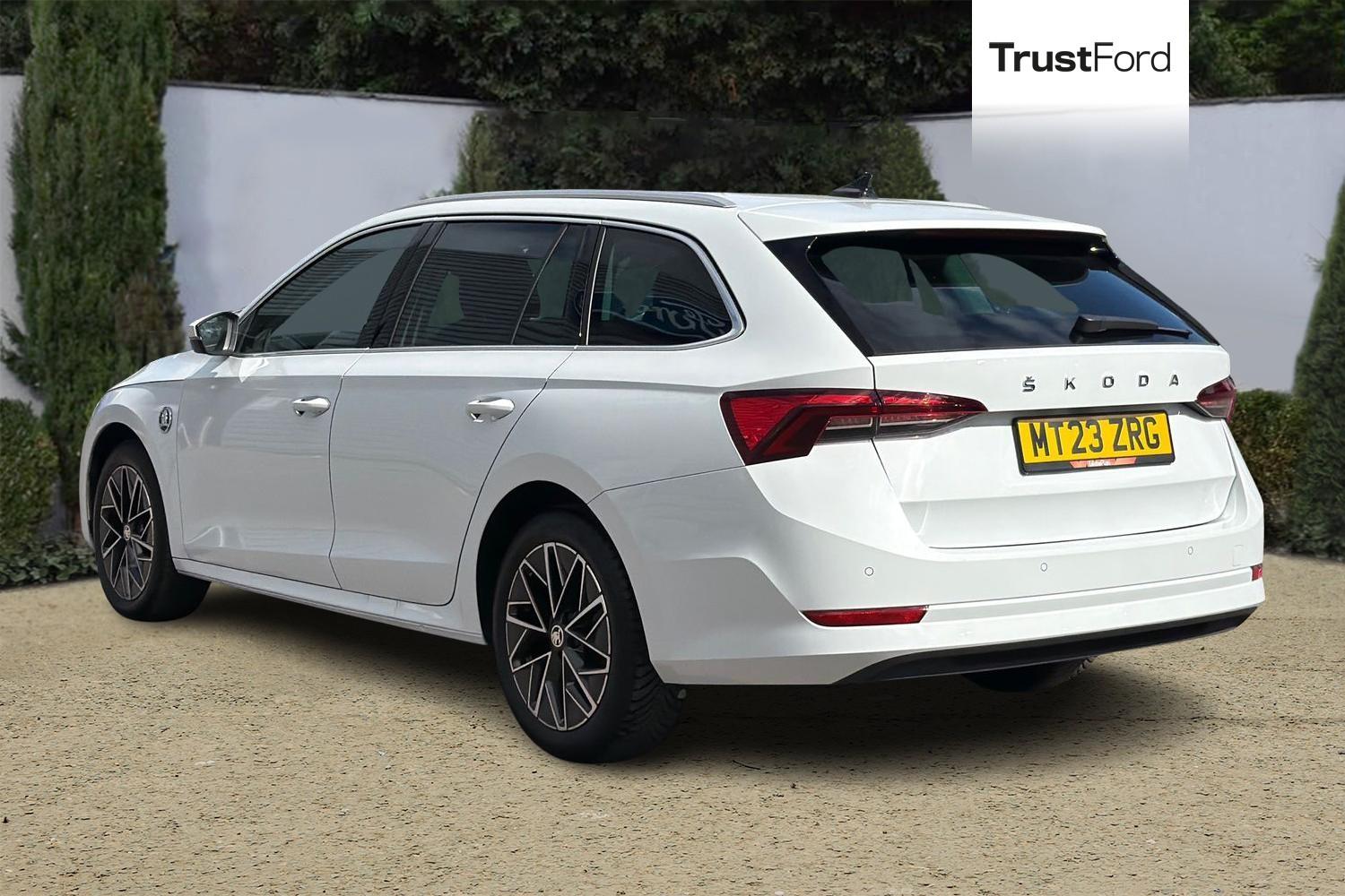 Skoda OCTAVIA Photo 1