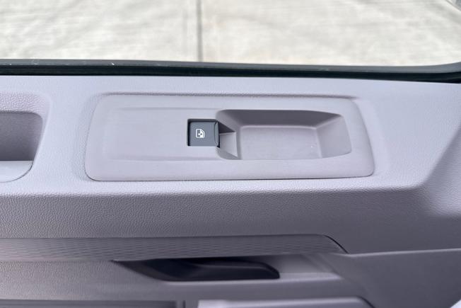VOLKSWAGEN Transporter Photo 49