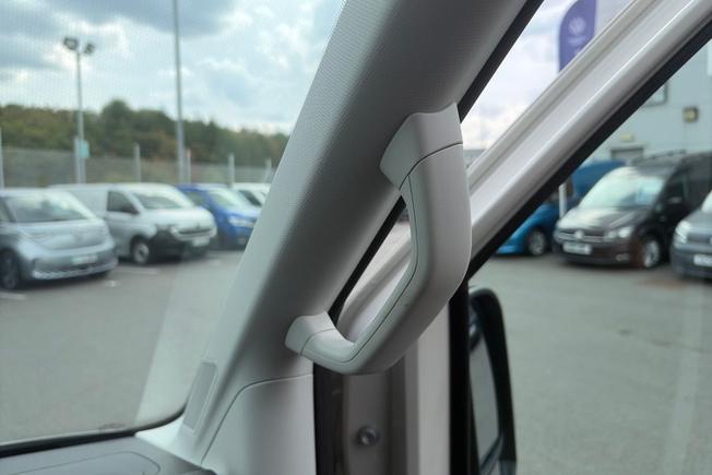 VOLKSWAGEN Crafter Photo 46