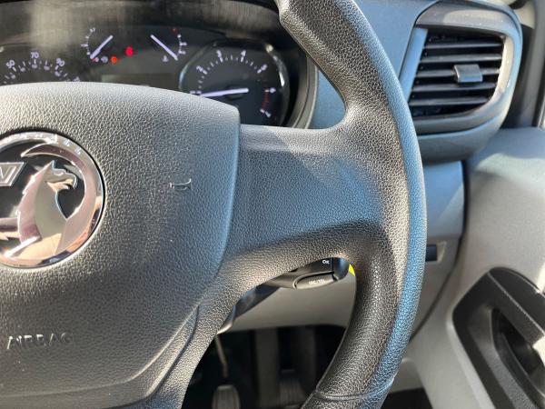 Vauxhall Vivaro Photo autoimg-af12ee16842910c20748b4b313c62a4db30133a2.jpg