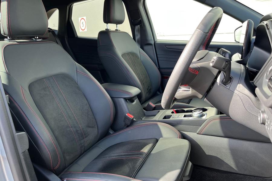Ford KUGA Photo autoimg-af14220fc27099a2e270affd2670ee433eba2f50.jpg