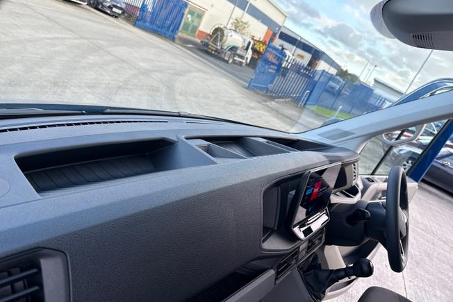 VOLKSWAGEN Crafter Photo 42