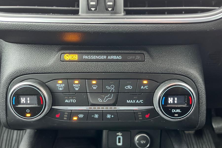 Ford FOCUS Photo autoimg-af20b04830a6e2eadfc2965c287ca17b4e90df03.jpg