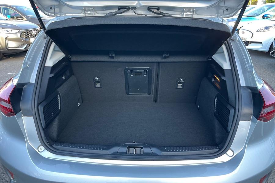 Ford FOCUS Photo autoimg-af2c1e5d3f49cff641396ed2162d309204007fce.jpg