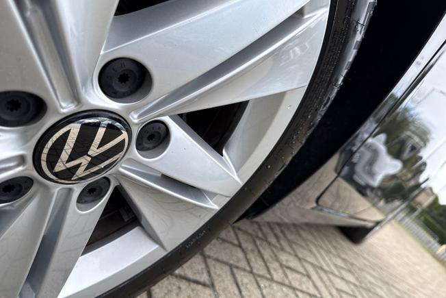 Volkswagen Golf Photo 22