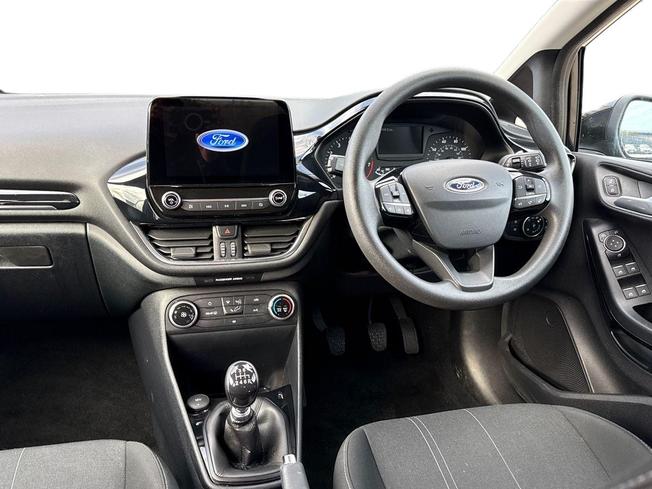 FORD Fiesta Photo 11