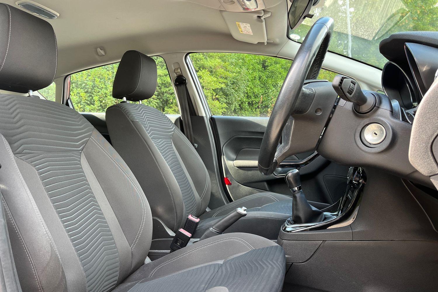 Ford Fiesta Photo 16