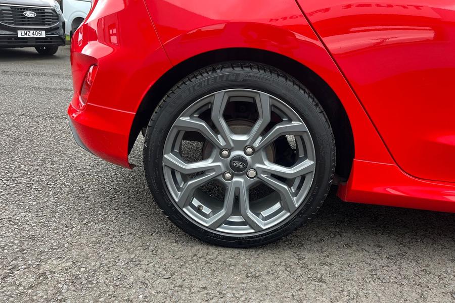 Ford FIESTA Photo autoimg-af312a066318479aade6e54425fb709f4b92abd9.jpg