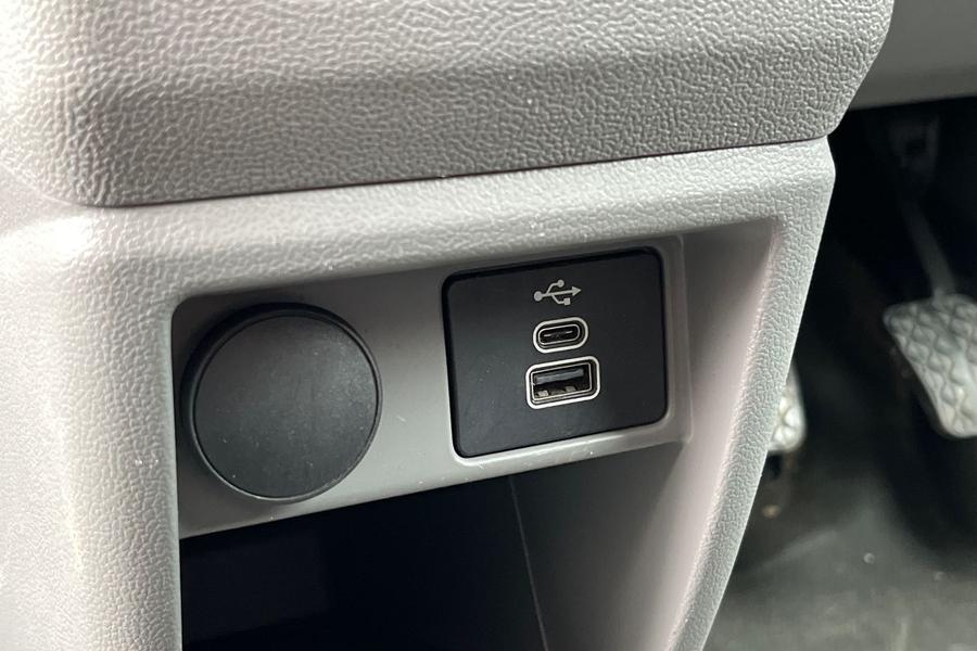 Ford TRANSIT CUSTOM Photo autoimg-af3733a2f0138643f380be258eea578ebb01b466.jpg