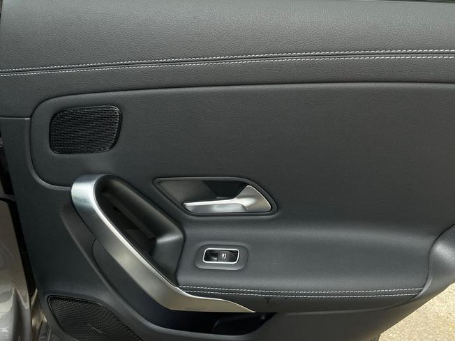 MERCEDES-BENZ CLA Photo 34