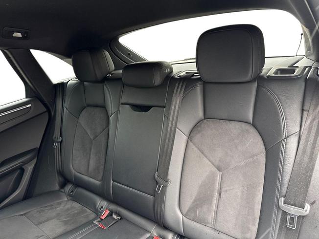 PORSCHE Macan Photo 9