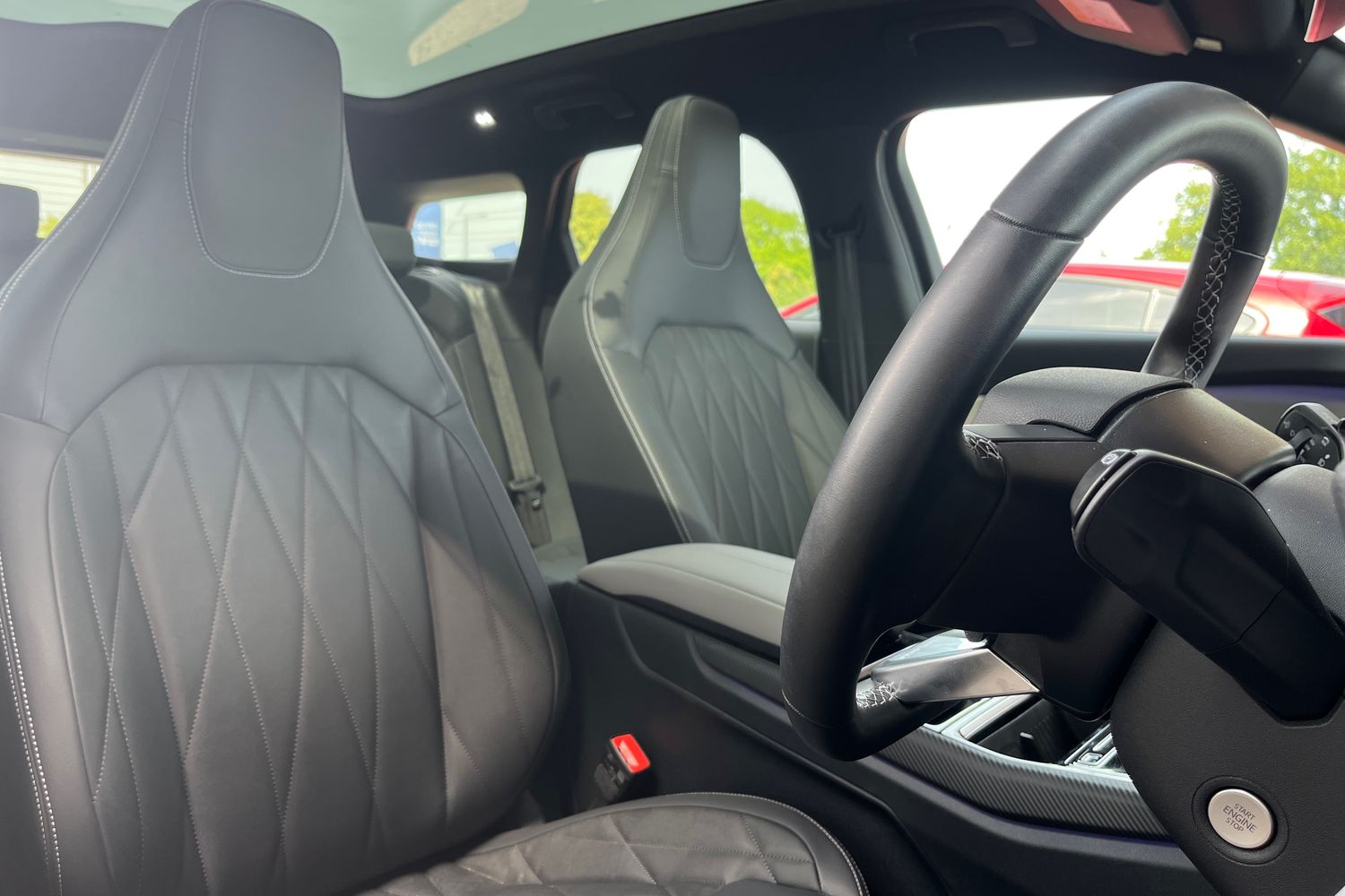 Ford Explorer Photo 16