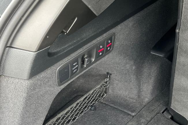AUDI Q7 Photo 42