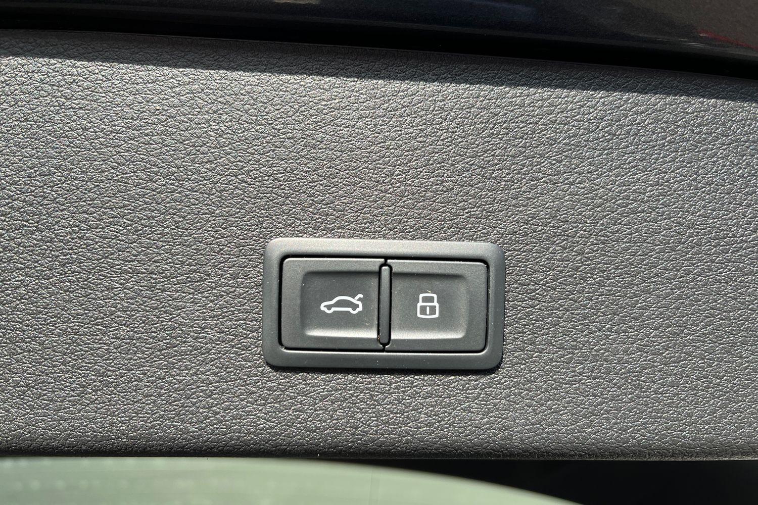 Audi E-TRON Photo 22