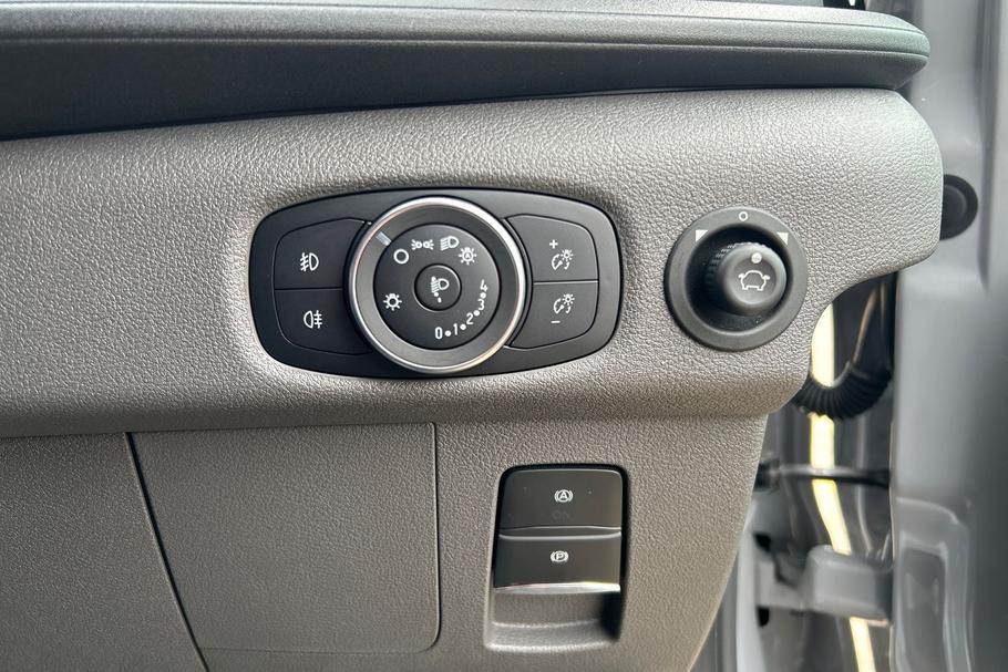 Used Ford E-TRANSIT LS24WWE 32