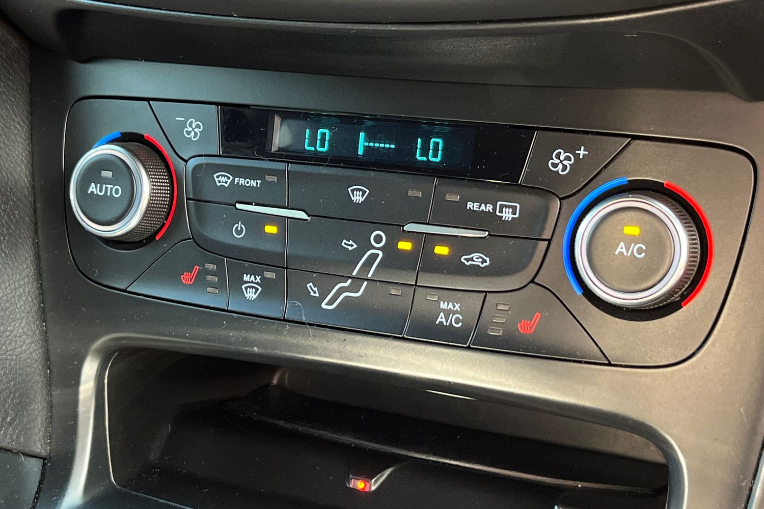 Ford FOCUS Photo 33
